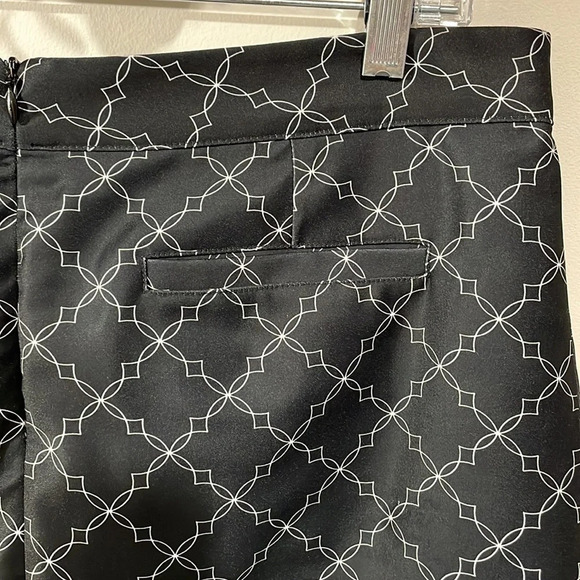 Aspire Dri-Logic Black & White Caviar Print Golf Skort 10 - Picture 7 of 11